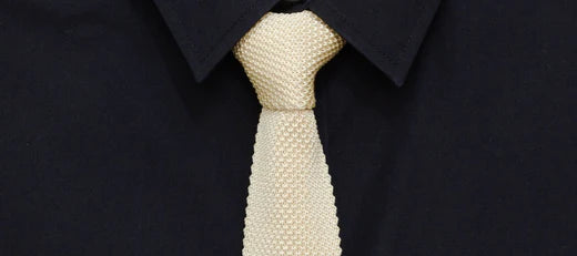 Quale Cravatta Indossare con una Camicia Nera