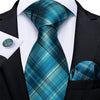 Cravatta Blu Turchese con Motivo a Scacchi