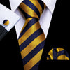 Cravatta Gialla per Abito Blu